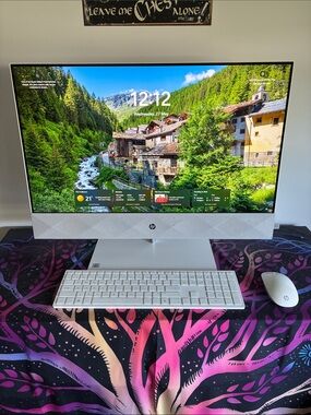 HP All-in-One 27” Desktop in Natural White/Gray